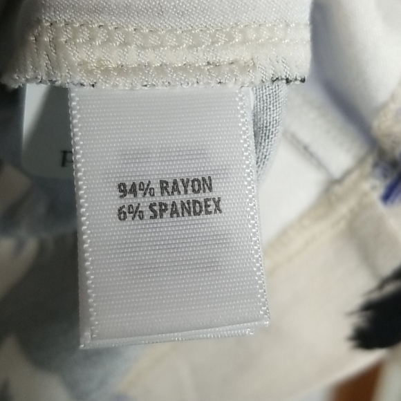 St John top size small - Picture 7 of 7